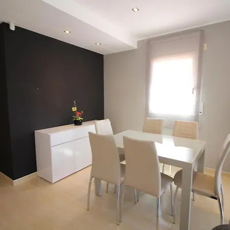 Holiday home Tramuntana - Casa Amplia, Moderna Y Muy Bien Equipada, Situada En La Zona De Grifeu - Es-228-144 Llanca