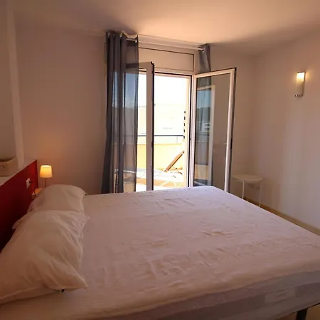 Holiday home Tramuntana - Casa Amplia, Moderna Y Muy Bien Equipada, Situada En La Zona De Grifeu - Es-228-144 Llanca