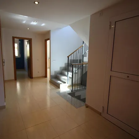 Tramuntana - Casa Amplia, Moderna Y Muy Bien Equipada, Situada En La Zona De Grifeu - Es-228-144 Holiday home Llanca